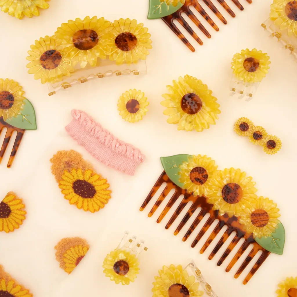 coucou-suzette-accessoire-accessory-cadeau-gift-tendance-mode-trendy-fashion-birthday-anniversaire-10-ans-pince-cheveux-hair-claw-acetate-fleurs-flower-xl-large-tournesol-sunflower-ja_c4b6fff6-c99b-4864-b9c9-0e9d20bbcf39
