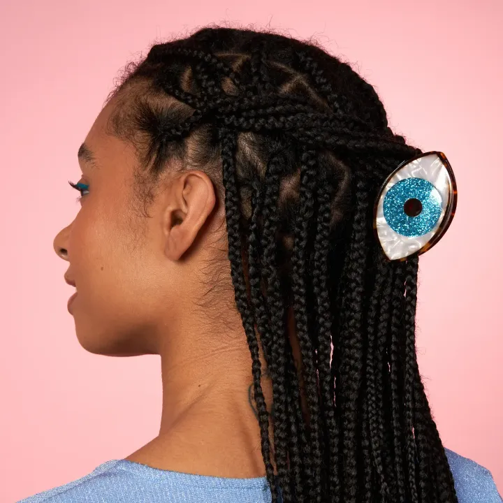 coucou-suzette-accessoire-accessory-cadeau-gift-tendance-mode-trendy-fashion-birthday-anniversaire-10-ans-pince-cheveux-hair-claw-acetate-oeil-eye-bleu-blue-paillettes-glitters-porte