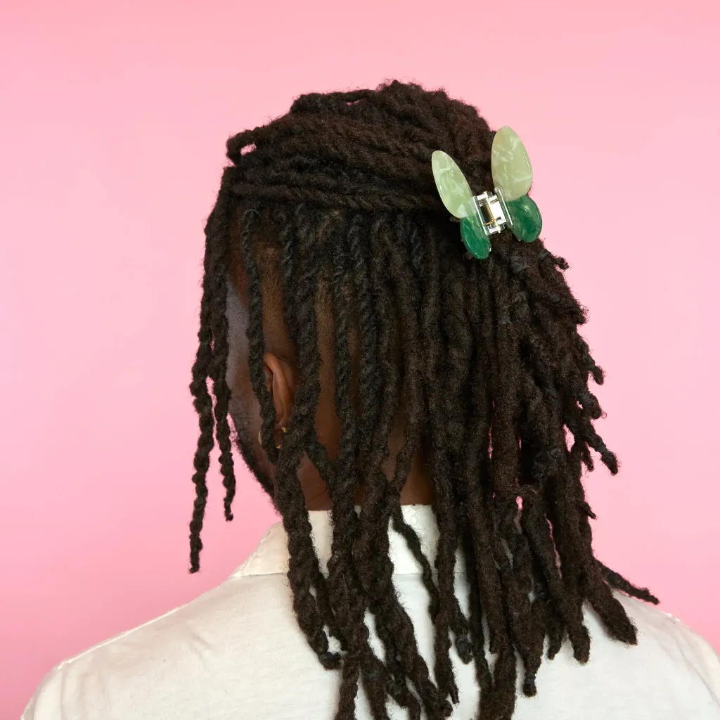 coucou-suzette-accessoire-accessory-cadeau-gift-tendance-mode-trendy-fashion-joli-jardin-lovely-garden-pince-cheveux-hair-claw-printemps-spring-papillon-butterfly-vert-green-porte