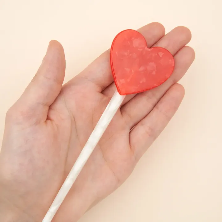 coucou-suzette-accessoire-accessory-cadeau-gift-tendance-mode-trendy-fashion-anniversaire-10-ans-pic-cheveux-hair-pin-acetate-sucette-lolipop-coeur-heart-rouge-red1