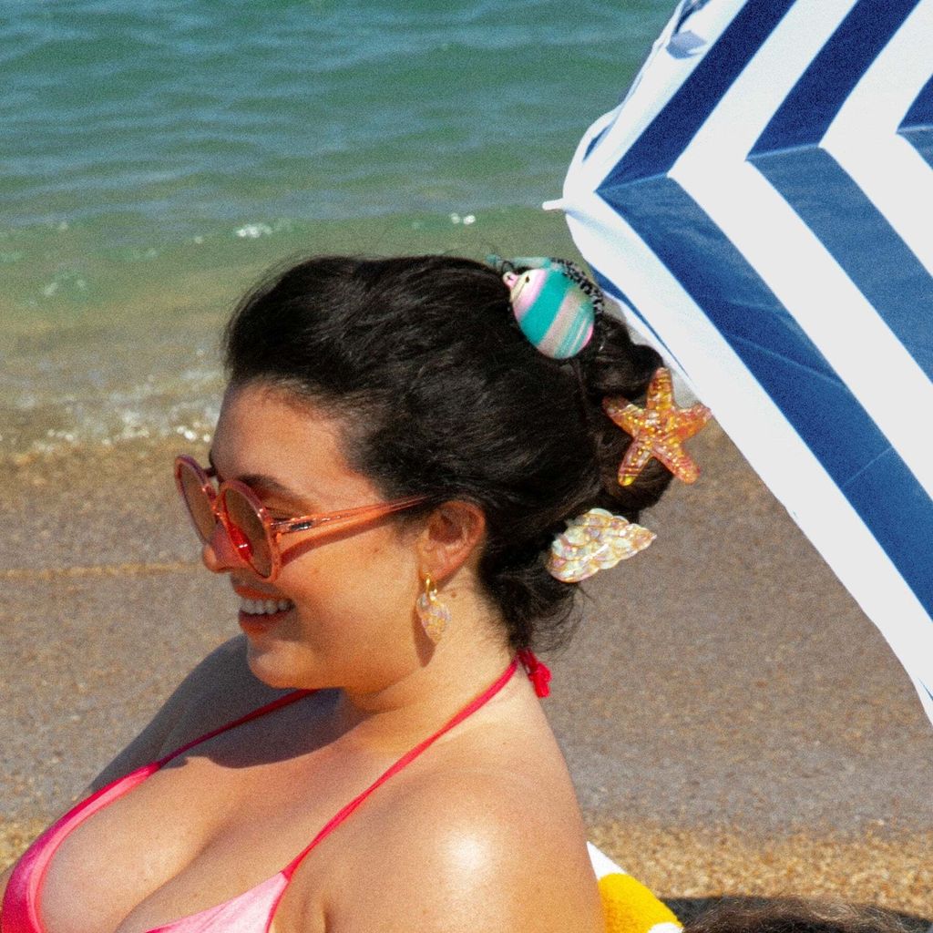 coucou-suzette-accessoire-accessory-cadeau-gift-tendance-mode-trendy-fashion-nouvelle-vague-coquillages-crustaces-splash-pince-cheveux-hair-claw-clip-poisson-tropical-fish-bleu-blue-c_971641a2-8acc-4e77-813c-221f08181cff