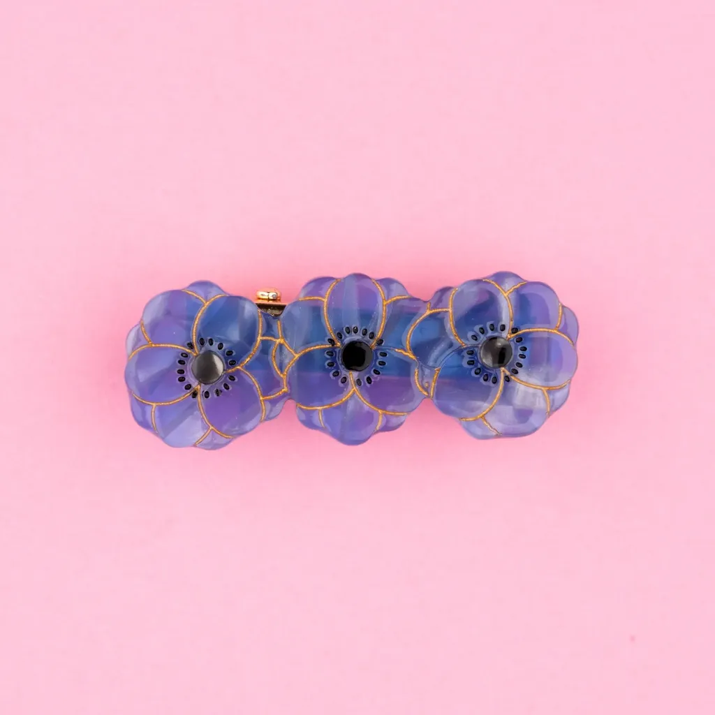 coucou-suzette-accessoire-accessory-cadeau-gift-barrette-pince-cheveux-hair-claw-clip-plate-coiffure-hairstyle-acetate-femme-woman-fun-original-colore-colorful-fleur-flower-anemone-bl_8080e258-ca53-41cc-8dd8-13d70cf82bbd