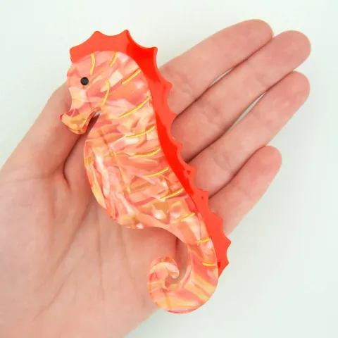 coucou-suzette-accessoire-accessory-cadeau-gift-tendance-trendy-fashion-ete-summer-plouf-splash-mer-sea-pince-cheveux-hair-claw-hippocampe-seahorse-rouge-red-orange2