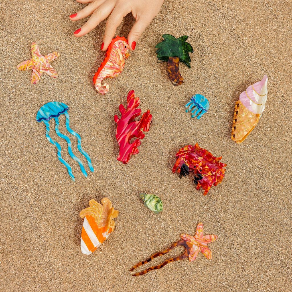 coucou-suzette-accessoire-accessory-cadeau-gift-tendance-trendy-fashion-ete-summer-plouf-splash-mer-sea-pince-cheveux-hair-claw-group-beach-plage-sable-sand