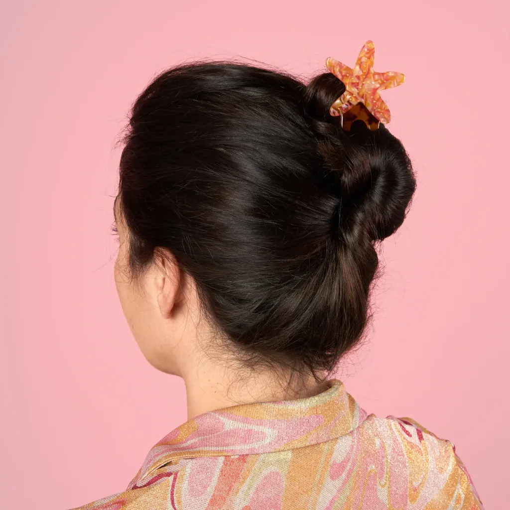 coucou-suzette-accessoire-accessory-cadeau-gift-tendance-trendy-fashion-ete-summer-plouf-splash-mer-sea-pic-cheveux-hair-stick-etoile-mer-starfish-orange-porte_1