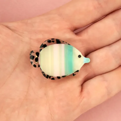 coucou-suzette-accessoire-accessory-cadeau-gift-tendance-mode-trendy-fashion-nouvelle-vague-coquillages-crustaces-splash-barrette-cheveux-hair-claw-clip-poisson-tropical-fish-bleu-blu_c09589b3-70d5-4909-9743-397dcd2ed37c
