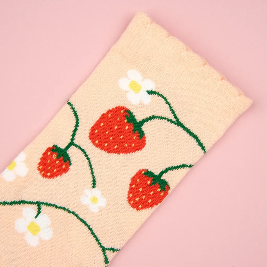 coucou-suzette-accessoire-accessory-cadeau-gift-tendance-mode-trendy-fashion-joli-jardin-lovely-garden-socks-chaussettes-coton-cotton-printemps-spring-fleur-flower-fraisier-strawberry_432d285d-92d7-42cc-8a90-222b56ca7168