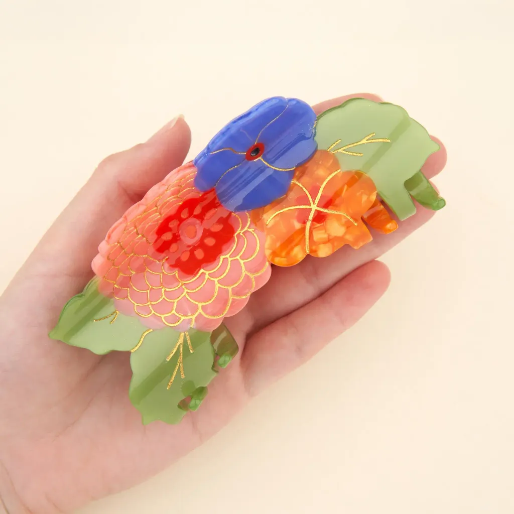coucou-suzette-accessoire-accessory-cadeau-gift-tendance-trendy-fashion-ete-summer-collab-lucas-du-tertre-grande-pince-cheveux-big-hair-claw-floral-fleurs-flowers-bouquet-bleu-blue-or_a751a7a5-4c06-4293-b0f9-6100329c2b5e