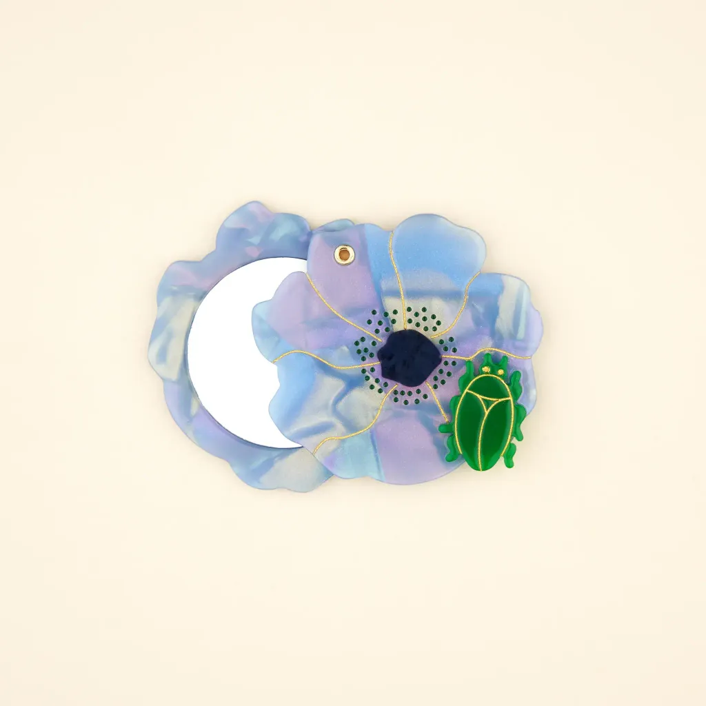 coucou-suzette-accessoire-accessory-cadeau-gift-tendance-trendy-fashion-ete-summer-collab-lucas-du-tertre-miroir-mirror-fleur-flower-bleu-blue-scarabee-beetle