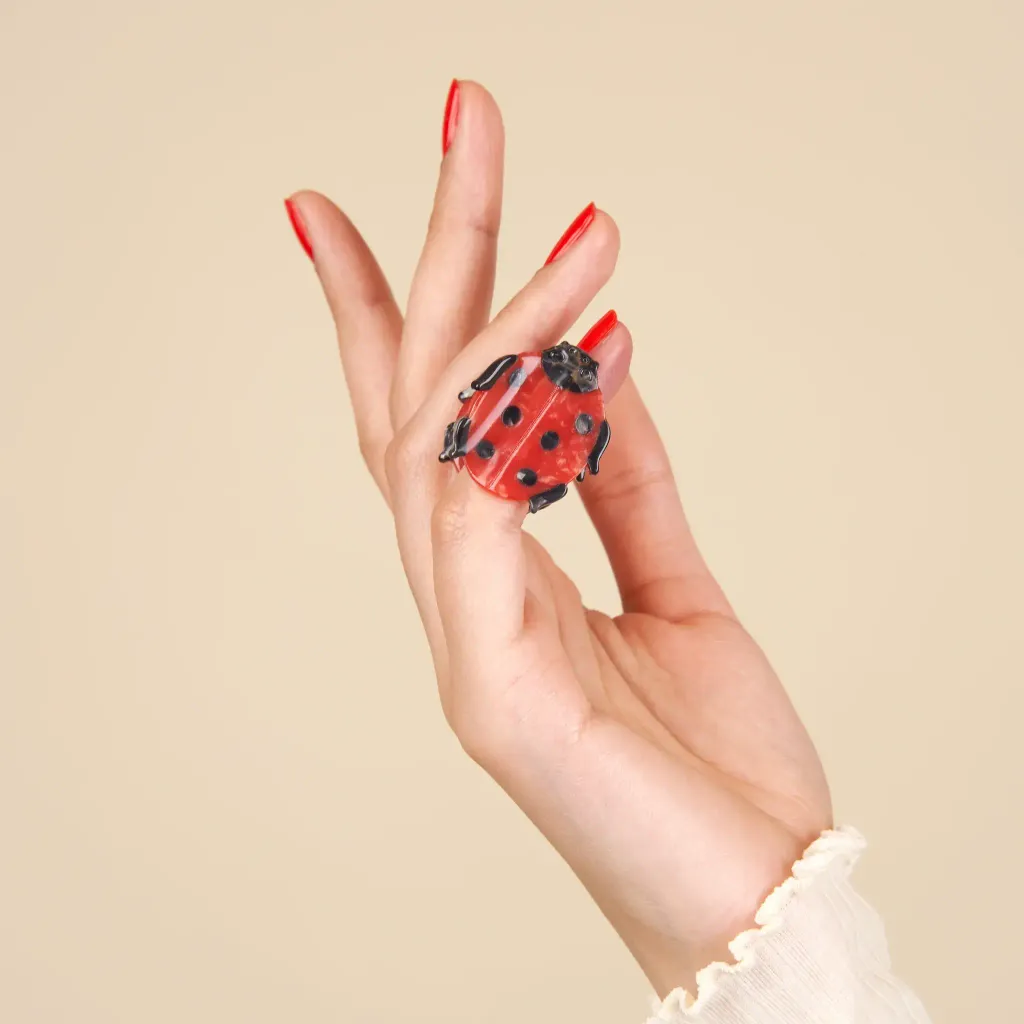 coucou-suzette-accessoire-accessory-cadeau-gift-tendance-mode-trendy-fashion-merveilleuses-bestioles-wonderful-bugs-mini-pince-cheveux-hairclaw-coccinelle-ladybug-ladybird-red-rouge-m
