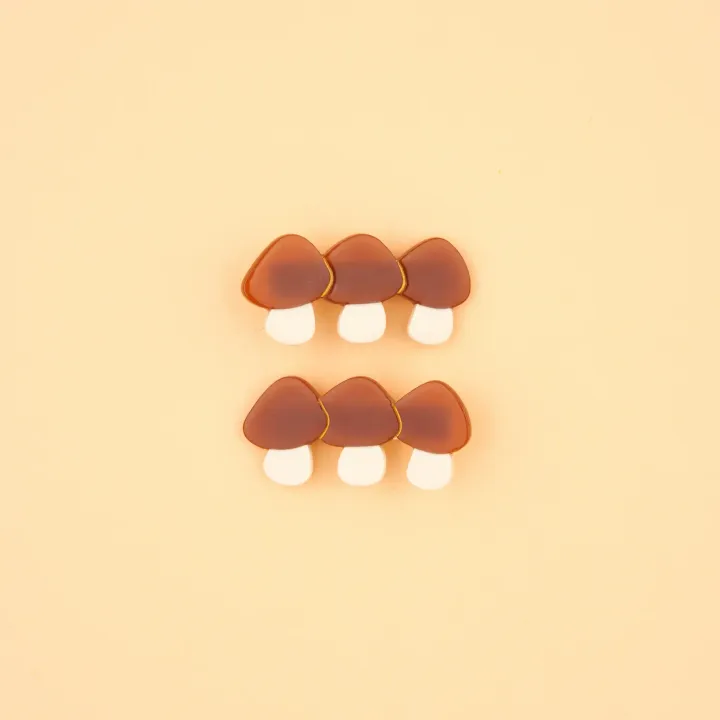 coucou-suzette-accessoire-accessory-cadeau-gift-tendance-trendy-fashion-il-etait-une-fois-once-upon-a-time-autumn-automne-barrette-cheveux-hair-clip-bolet-champignon-bolete-mushroom-f_611693a6-ff3a-4c99-aa6a-13647a8c49fb