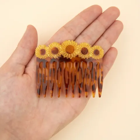 coucou-suzette-accessoire-accessory-cadeau-gift-tendance-trendy-fashion-il-etait-une-fois-once-upon-a-time-autumn-automne-peignes-coiffure-hairbrush-set-tournesol-sunflower-jaune-yell_08c078e3-5690-4111-9d03-c856c5d55d65
