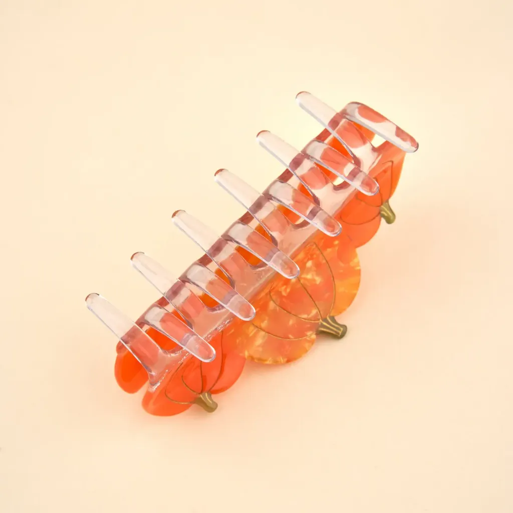 coucou-suzette-accessoire-accessory-cadeau-gift-tendance-mode-trendy-fashion-cueillette-automne-autumn-picking-harvest-grande-pince-cheveux-hair-claw-acetate-citrouille-pumpkin-orange_0f481c27-b4f9-4782-bfff-e0736ad315e8