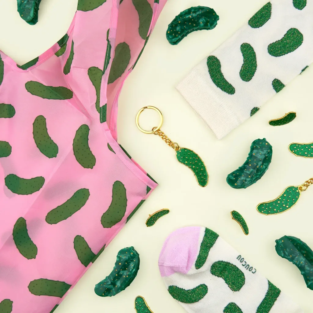 coucou-suzette-accessoires-accessory-gift-cadeau-sac-bag-pin-porte-cle-keychain-pince-hair-claw-socks-green-glitters-vert-paillettes-Photo-Groupe-Capsule-cornichon-carree_6aa0cf06-8b21-4b24-b87a-c56c363057a6