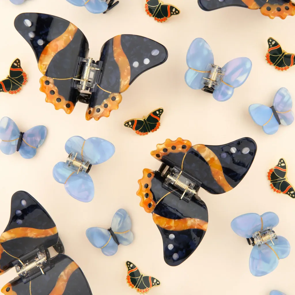 coucou-suzette-accessoire-accessory-cadeau-gift-tendance-trendy-fashion-garden-party-pince-cheveux-hair-claw-papillon-butterfly-noir-black-group_4767f69f-eaf9-4aaa-a6d7-1ec9f4c56a17