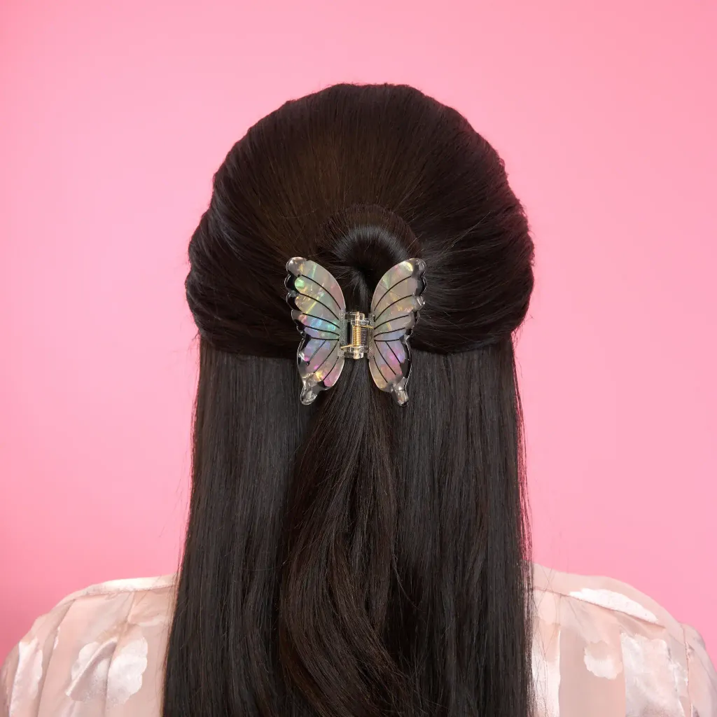coucou-suzette-accessoire-accessory-cadeau-gift-tendance-mode-trendy-fashion-joli-jardin-lovely-garden-pince-cheveux-hair-claw-printemps-spring-papillon-butterfly-blanc-white-nacre-pe_533edd99-c6b4-4b48-9189-5ed6fab9031e
