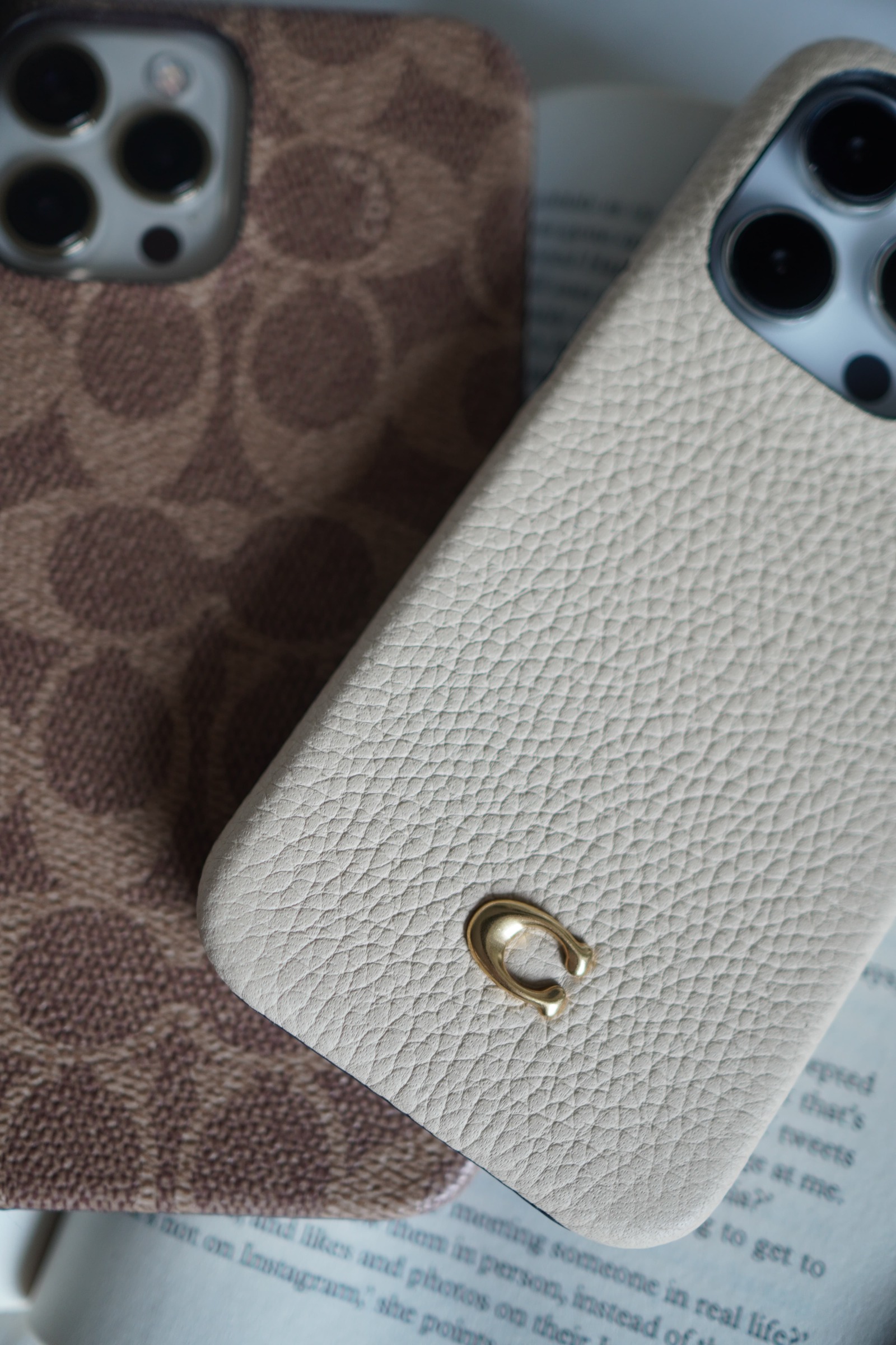 本革製 Coach - iPhone 14 Pro MAX - シグネイチャー柄