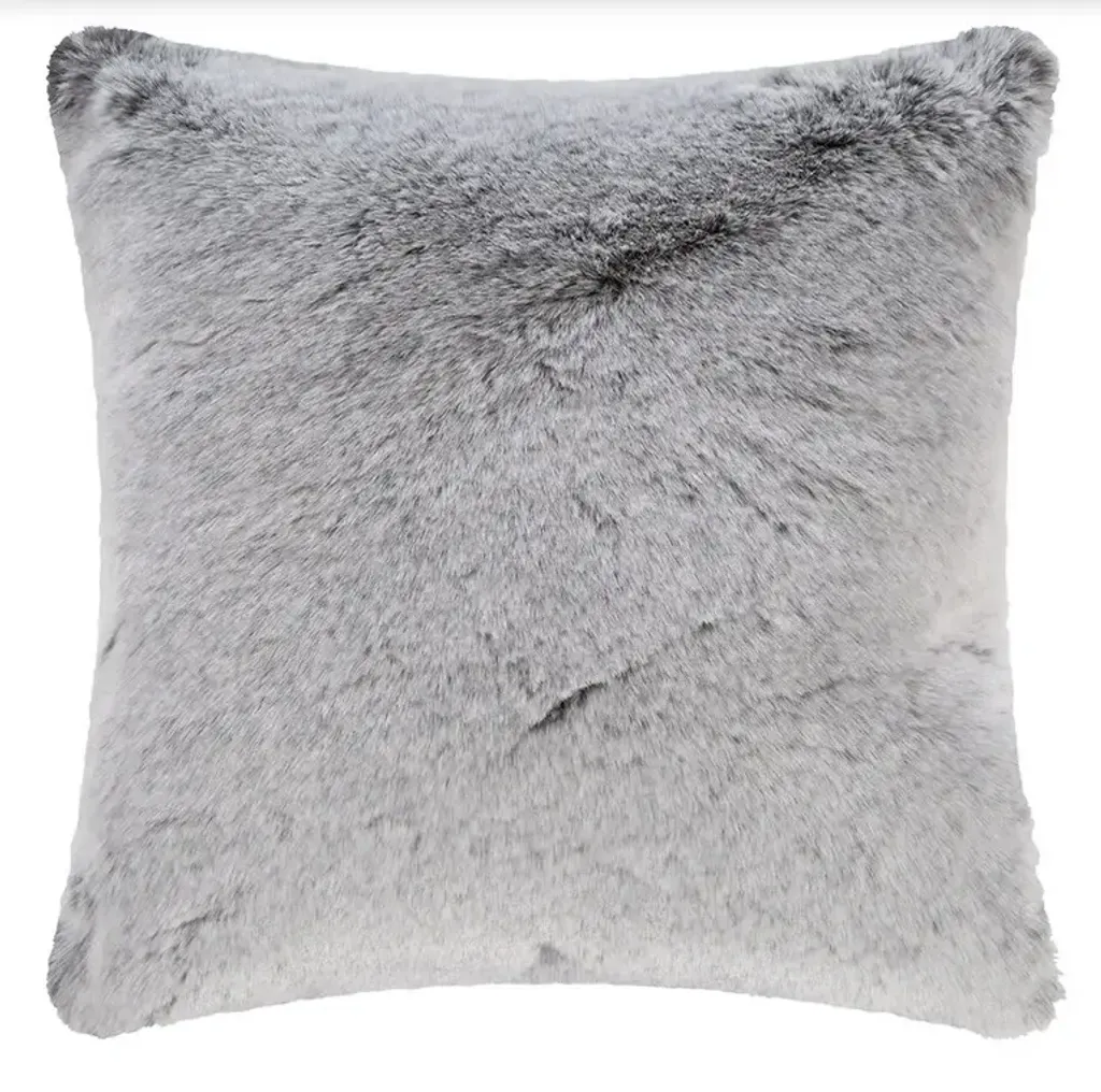 CoussinEvelynePrelonge45x45faussefourrureGlacierrecto_ea63bab8-1ac5-4385-bce5-7ccb75818ed8_800x