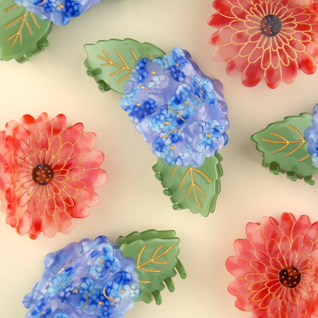 coucou-suzette-accessoire-accessory-cadeau-gift-tendance-mode-trendy-fashion-cottage-pince-cheveux-hair-claw-hortensia-hydrangea-fleur-flower-bleu-violet-blue-purple-dahlia-red-rouge