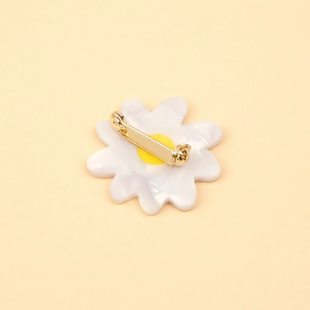 coucou-suzette-accessoire-accessory-cadeau-gift-tendance-mode-trendy-fashion-joli-jardin-lovely-garden-printemps-spring-broche-brooch-fleur-flower-paquerette-daisy-blanc-white2