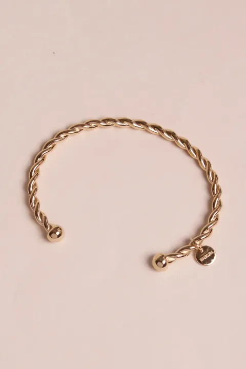 jonc-esca-waekura_efeb76b4-bba7-40b2-91a7-28319f338732