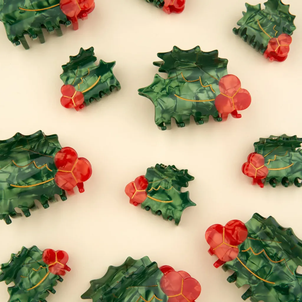 coucou-suzette-accessoire-accessory-cadeau-gift-tendance-mode-trendy-fashion-noel-christmas-winter-hiver-chalet-fete-festive-season-holidays-mini-pince-cheveux-hair-claw-acetate-houx_003f411e-9c73-4113-93d5-5ef4274fdf6e