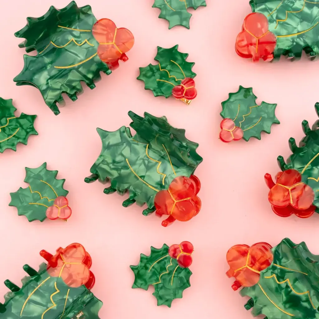 Photo-Famille-Houx-Carre-Web_65231c2f-0cc2-488a-8ce3-1d7dcb2d04be