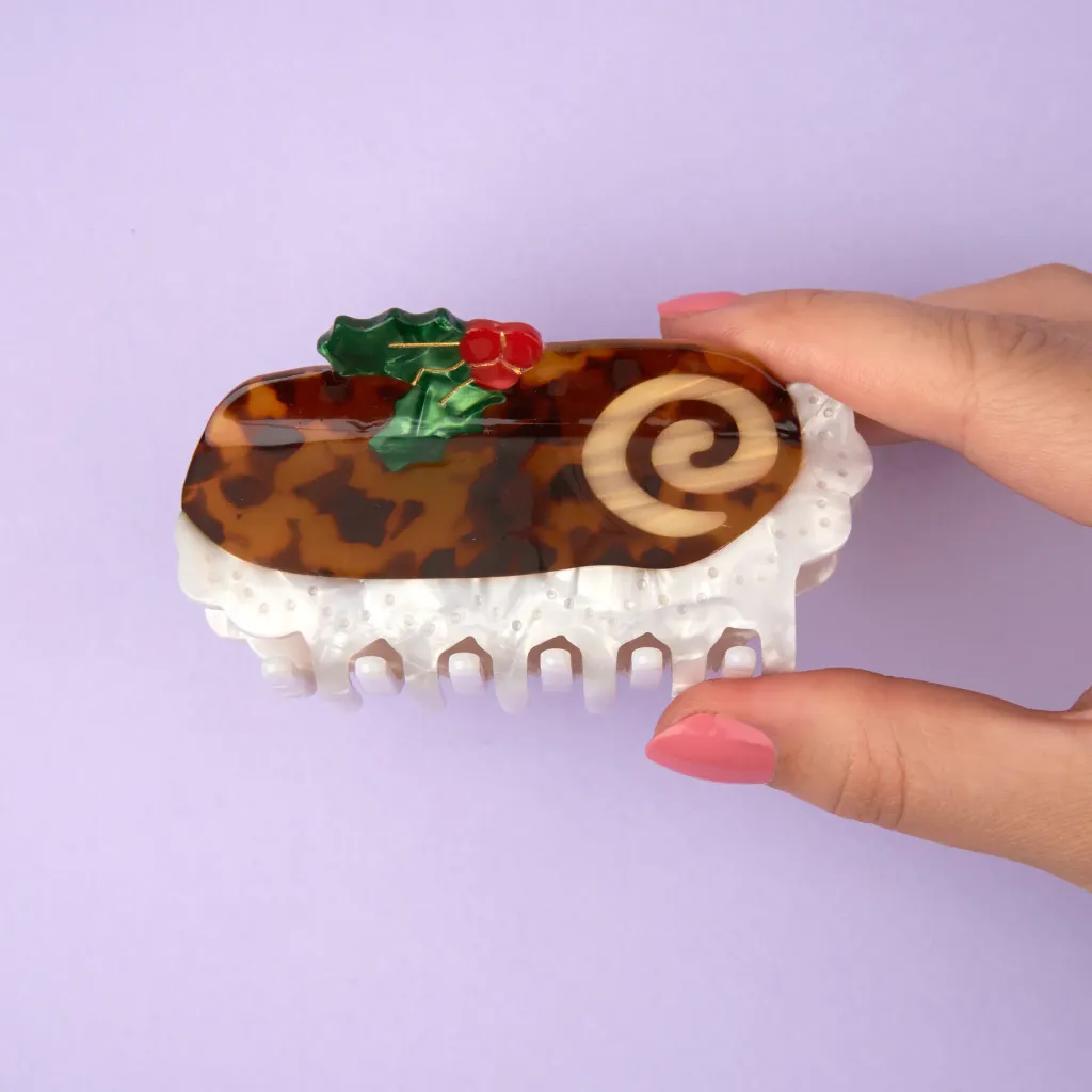 coucou-suzette-accessoire-accessory-cadeau-gift-tendance-mode-trendy-fashion-festin-festif-noel-christmas-holidays-pince-cheveux-hair-claw-buche-pastry-yule-log-cake-brown-marron1