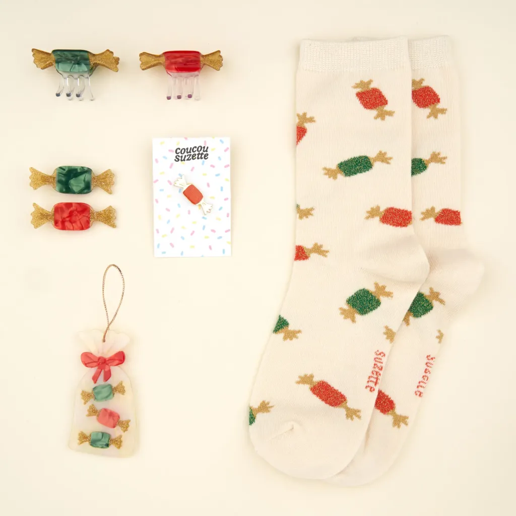 coucou-suzette-accessoire-accessory-cadeau-gift-tendance-mode-trendy-fashion-festin-festif-noel-christmas-holidays-pince-cheveux-mini-hair-claw-papillote-crackers-red-rouge-gold-dore_36f6474c-9a87-4ea9-94ef-85b6b0ef263f