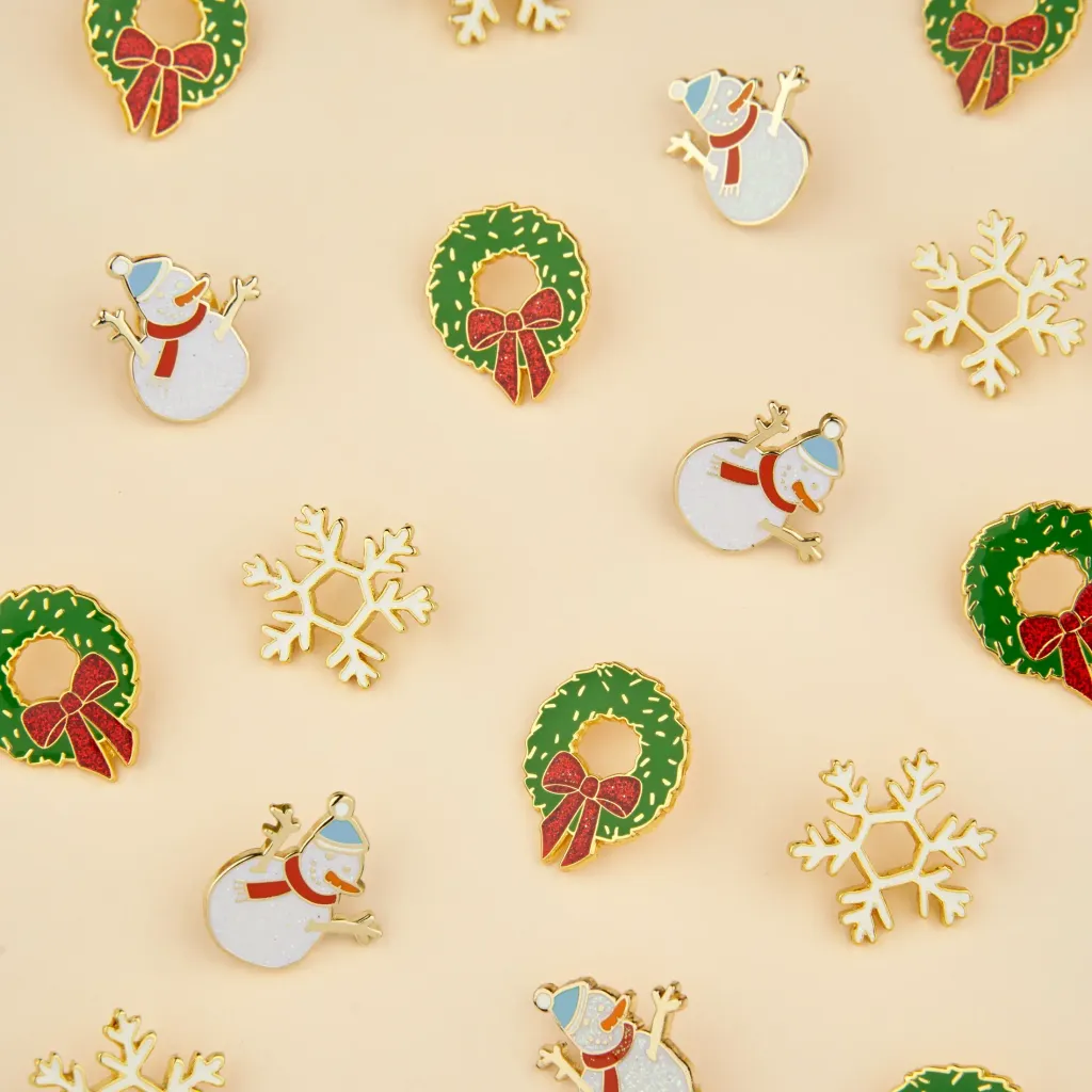 coucou-suzette-accessoire-accessory-cadeau-gift-tendance-mode-trendy-fashion-noel-christmas-winter-hiver-chalet-fete-festive-season-holidays-pin-pins-neige-paillettes-glitters-nouveau