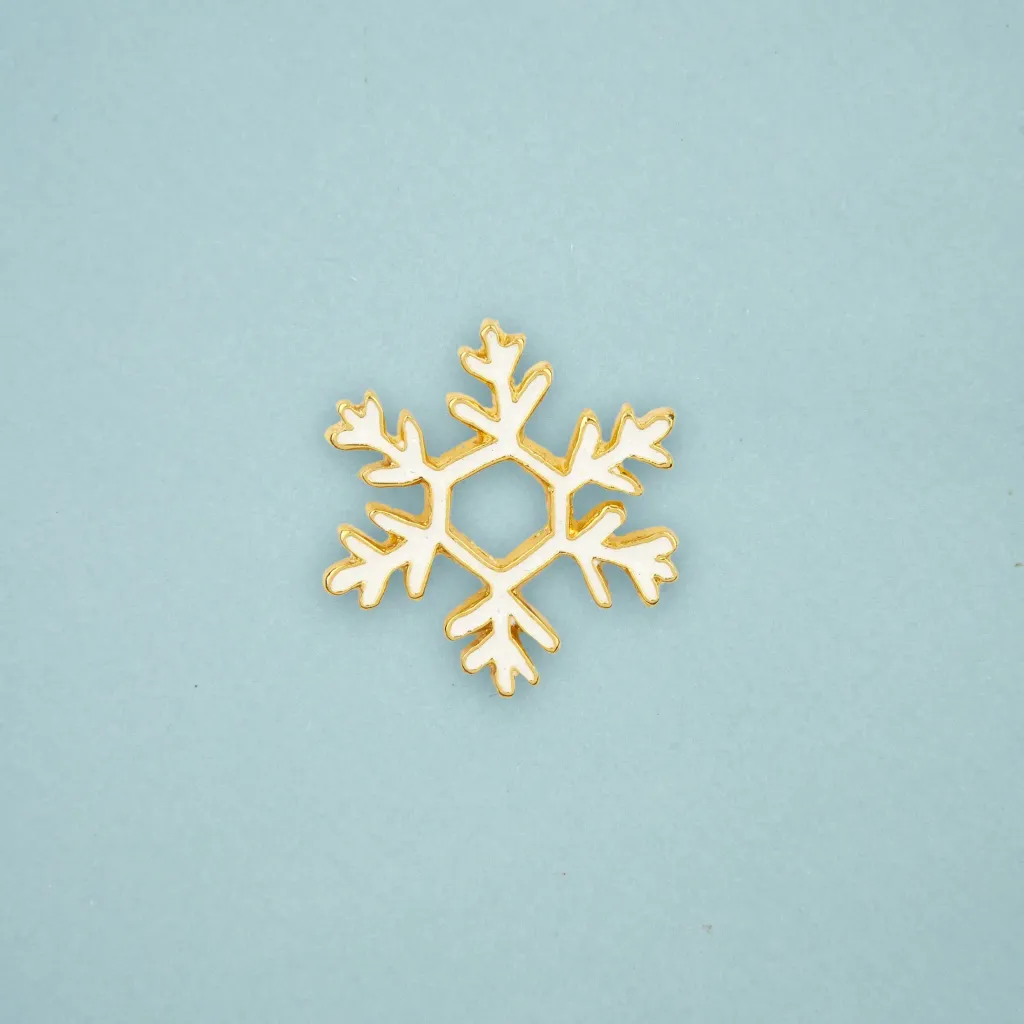 coucou-suzette-accessoire-accessory-cadeau-gift-tendance-mode-trendy-fashion-noel-christmas-winter-hiver-chalet-fete-festive-season-holidays-pin-pins-flocon-snowflake-paillettes-glitt_ff0e0b23-ab4e-4872-b829-06b33d1705e2