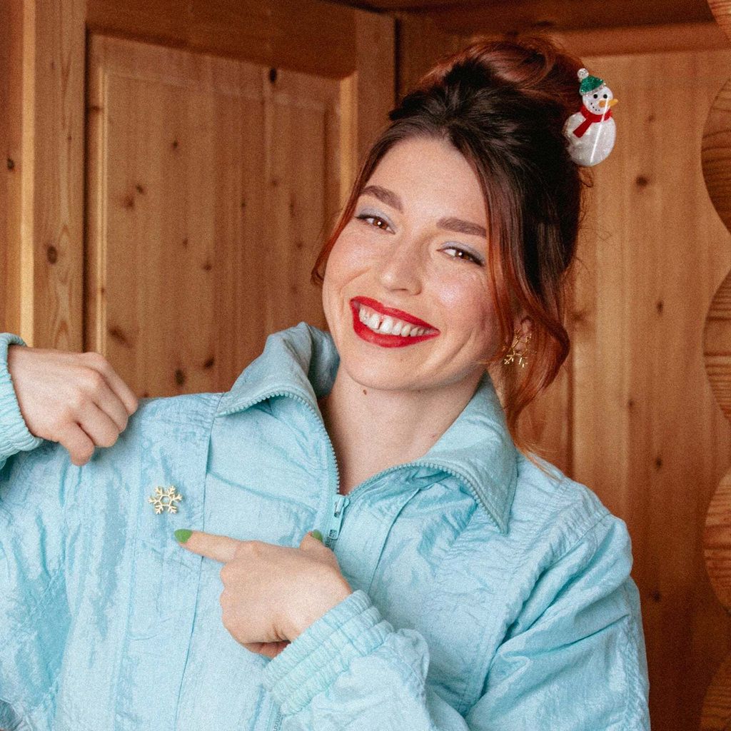 coucou-suzette-accessoire-accessory-cadeau-gift-tendance-mode-trendy-fashion-noel-christmas-winter-hiver-chalet-fete-festive-season-holidays-pin-pins-flocon-snowflake-paillettes-glitt_2ad24f90-3f10-4d53-b4d7-3adea290b81e