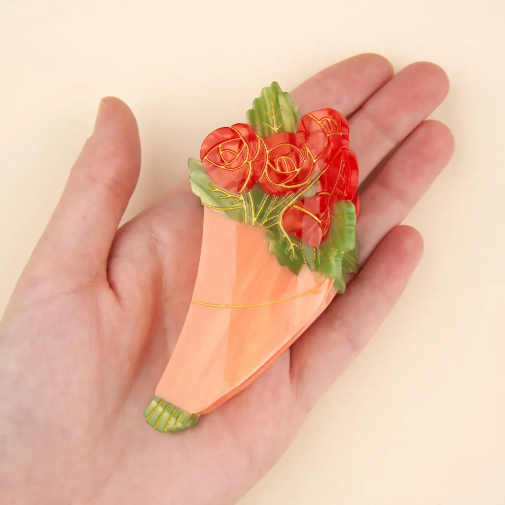 coucou-suzette-accessoire-accessory-cadeau-gift-tendance-mode-trendy-fashion-saint-valentin-valentin-day-rendez-vous-galant-pince-cheveux-hair-claw-acetate-rose-flower-fleurs-bouquet_08143fd7-3273-43d0-93ee-3cdebc2f7898
