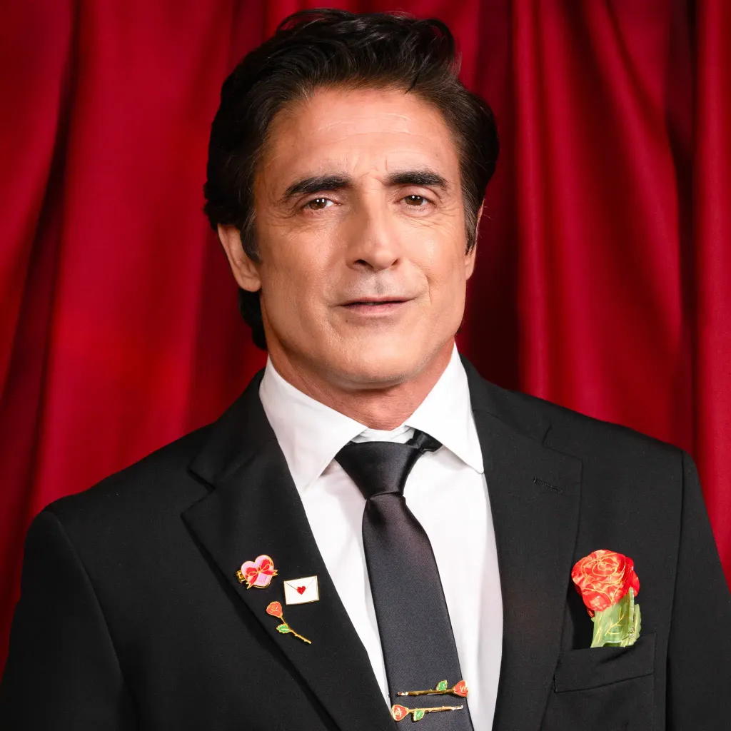 coucou-suzette-accessoire-accessory-cadeau-gift-tendance-mode-trendy-fashion-saint-valentin-valentin-day-rendez-vous-galant-pince-cheveux-hair-claw-acetate-rose-flower-fleur-rouge-cre