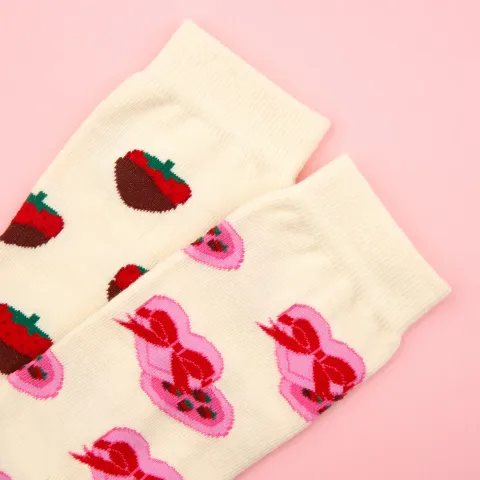 coucou-suzette-accessoire-accessory-cadeau-gift-tendance-mode-trendy-fashion-saint-valentin-valentin-day-rendez-vous-galant-chaussettes-socks-cotton-made-in-france-boite-chocolat-choc_3ed6c1f6-795a-4f6a-901d-d4ccbd8697f3