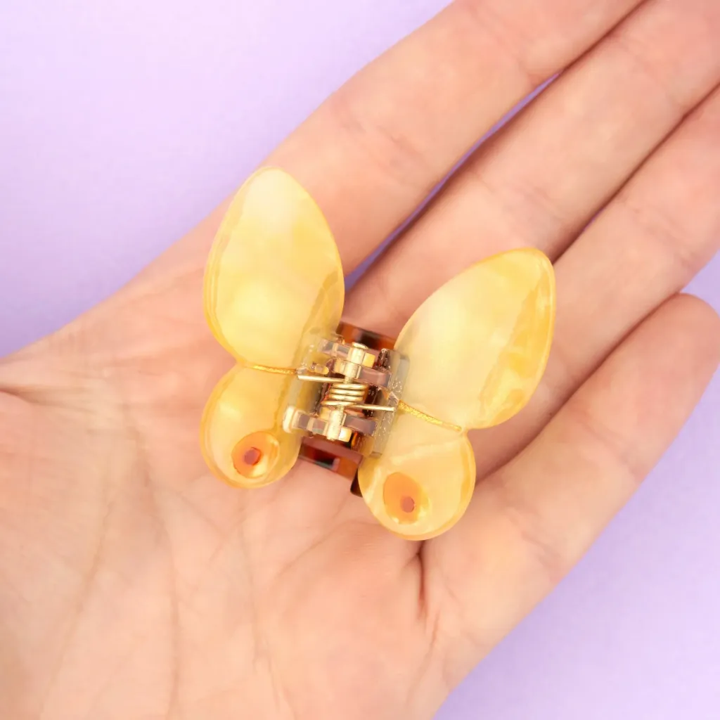 coucou-suzette-accessoire-accessory-cadeau-gift-tendance-mode-trendy-fashion-merveilleuses-bestioles-wonderful-bugs-mini-pince-cheveux-mini-hairclaw-papillon-butterfly-jaune-yellow-HD_5aa96282-a6ca-41a8-b8f9-3f10aaac8e40