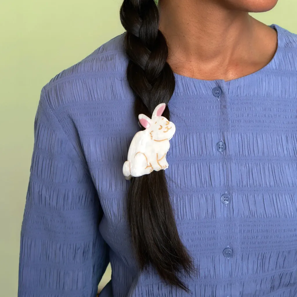 coucou-suzette-accessoire-accessory-cadeau-gift-tendance-mode-trendy-fashion-cottage-pince-cheveux-hair-claw-lapin-rabbit-animal-blanc-white-porte1