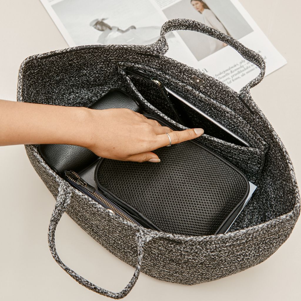 TAYA - Olga tote - IG Post - Nov 2021-02.jpg