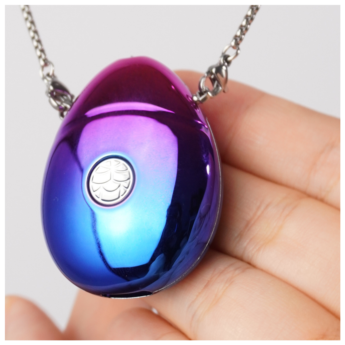 The Morion Pendant Ionizer eliminates cigarette smoke without the use of a filter.