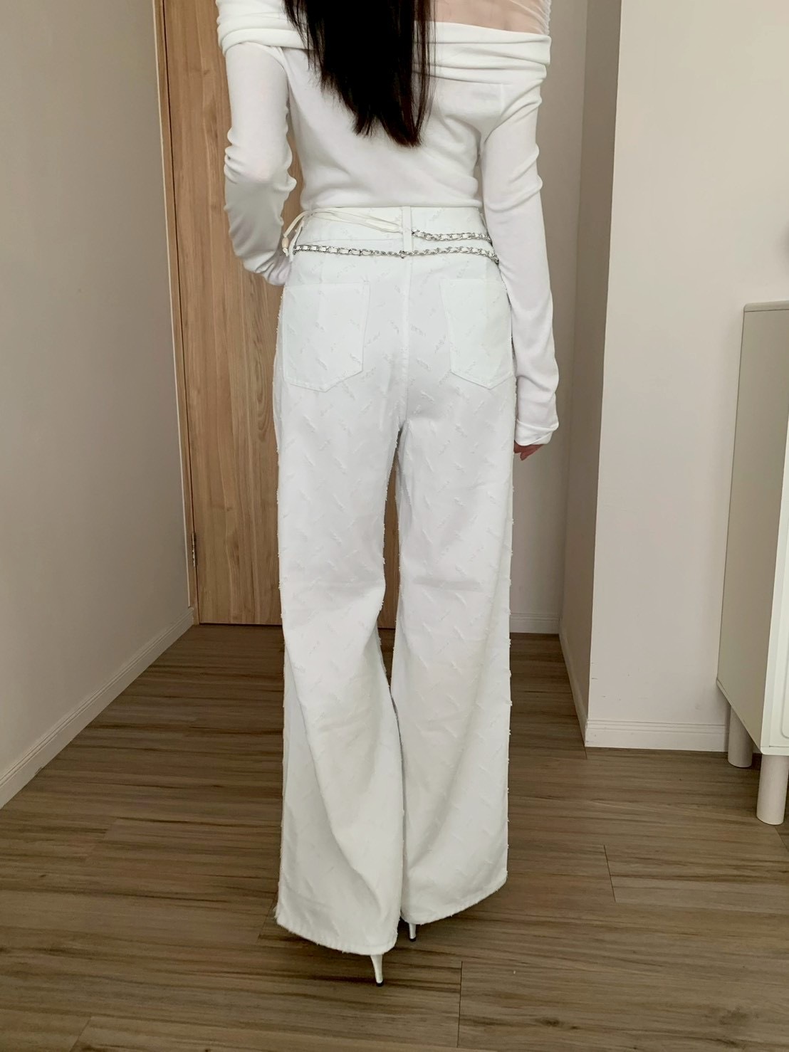 EE13E5BF-63A9-414E-A898-2F4FEA2A7BA4