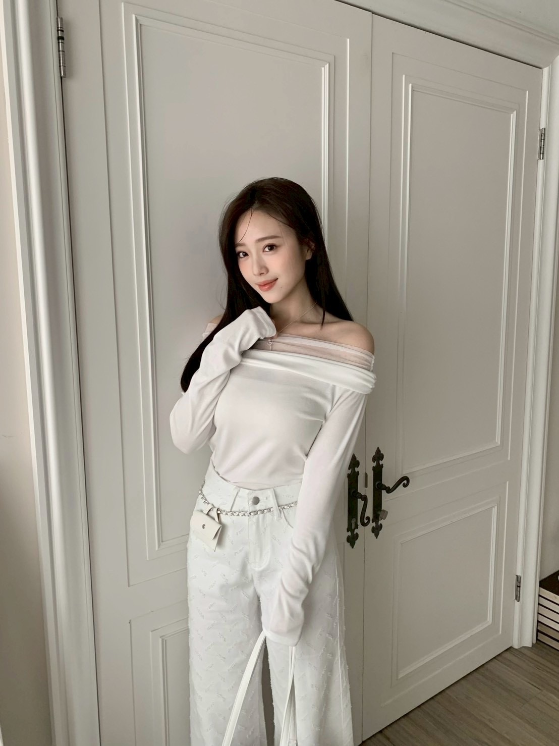 317F6880-69A7-4DA2-BF5A-3314D5D190C2