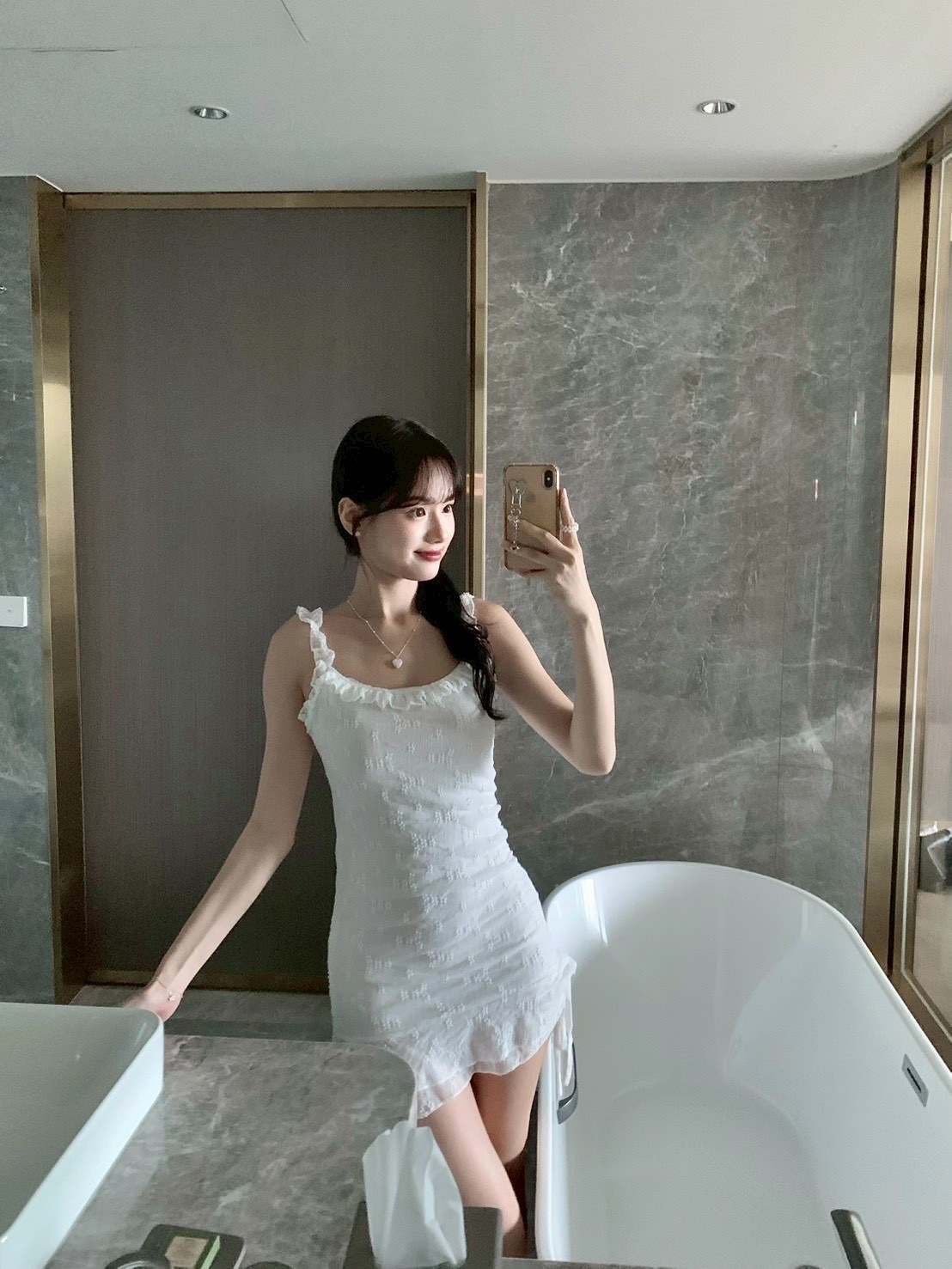 8F6E2DAA-355A-4496-A24E-AF964145C14A