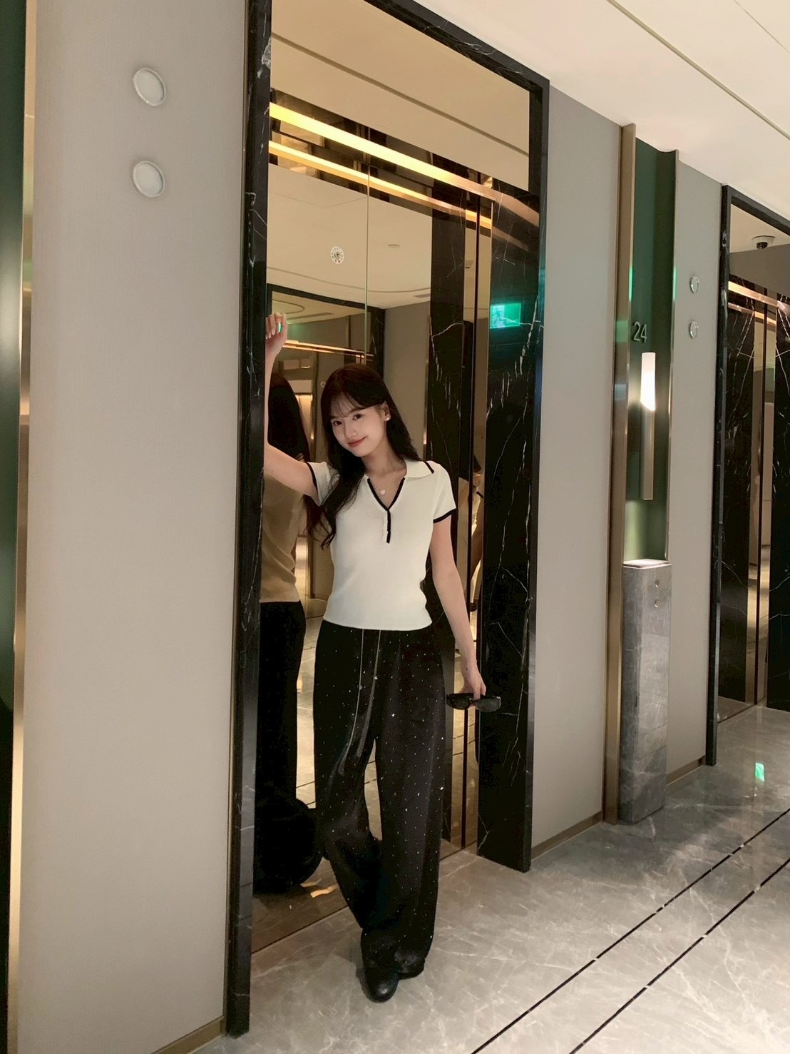 6ED8D184-98BA-4347-B22C-207606A84180