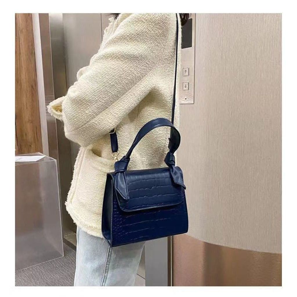 GNA SLING BAG