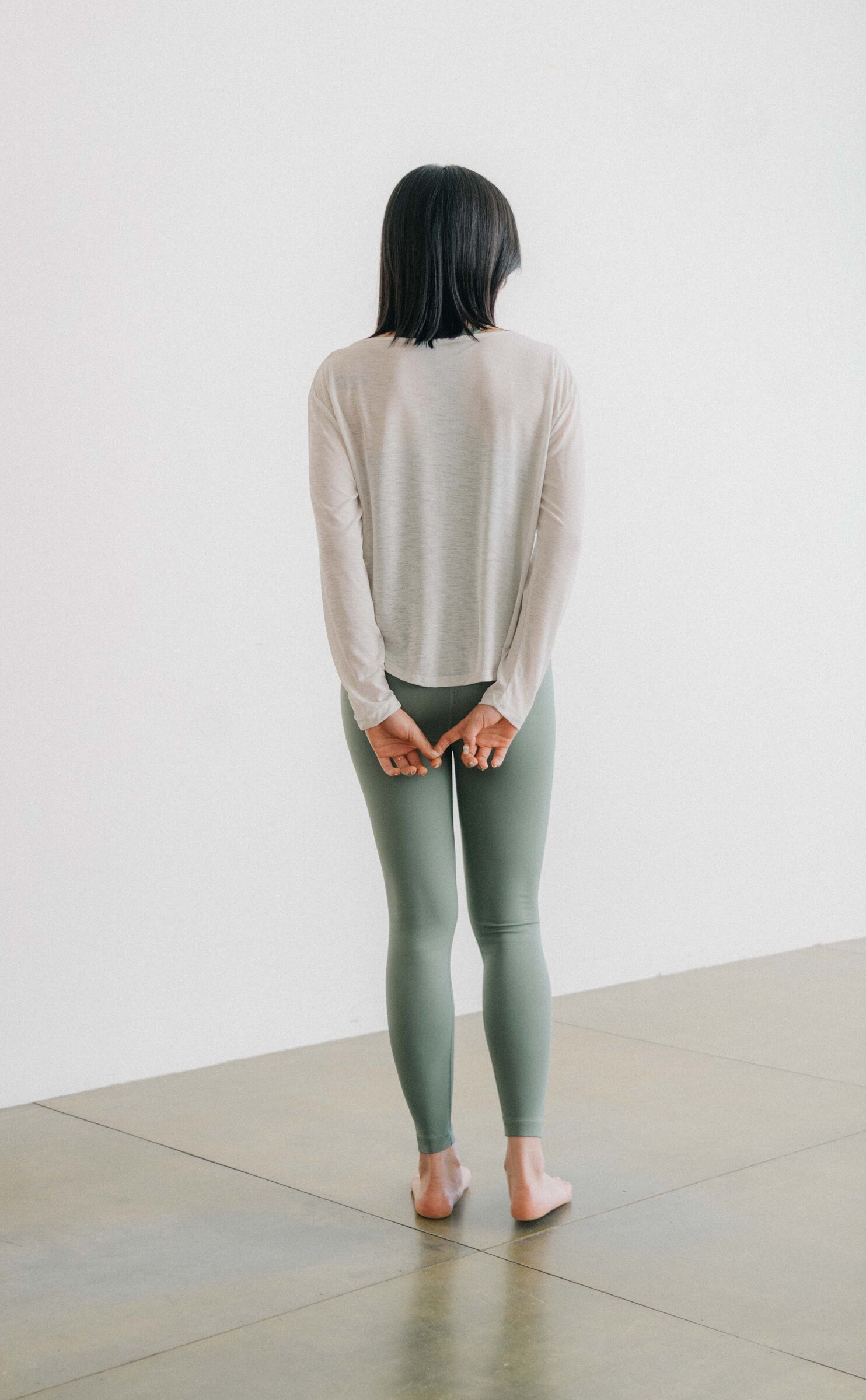 044