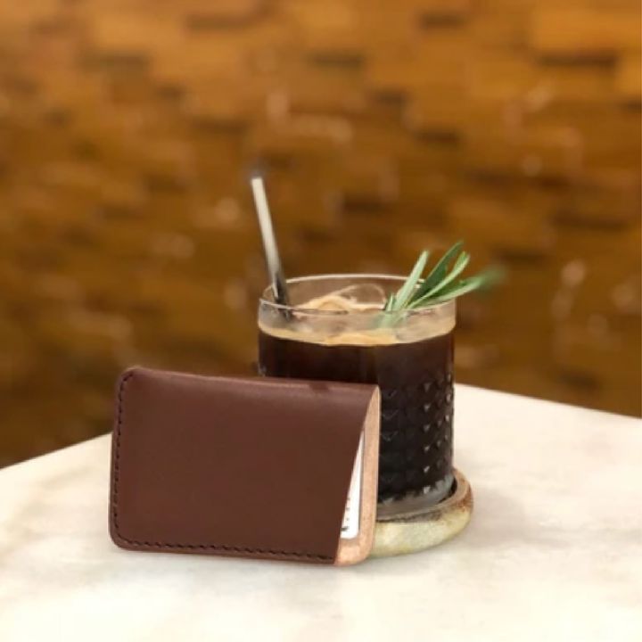 Minimalist Card Holder-01.jpg