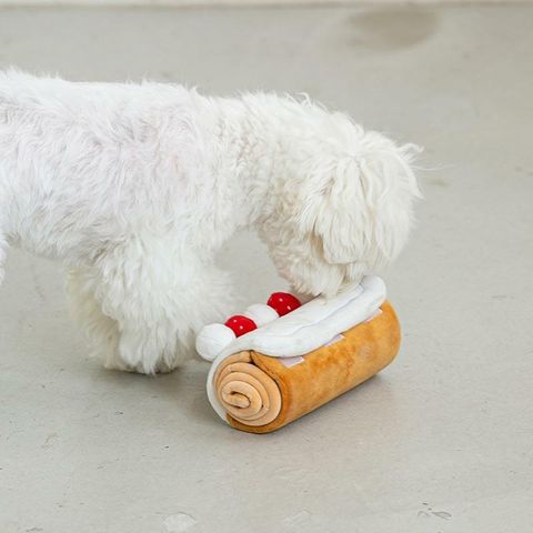 bite-me-roll-cake-nose-work-dog-toy-715000_800x