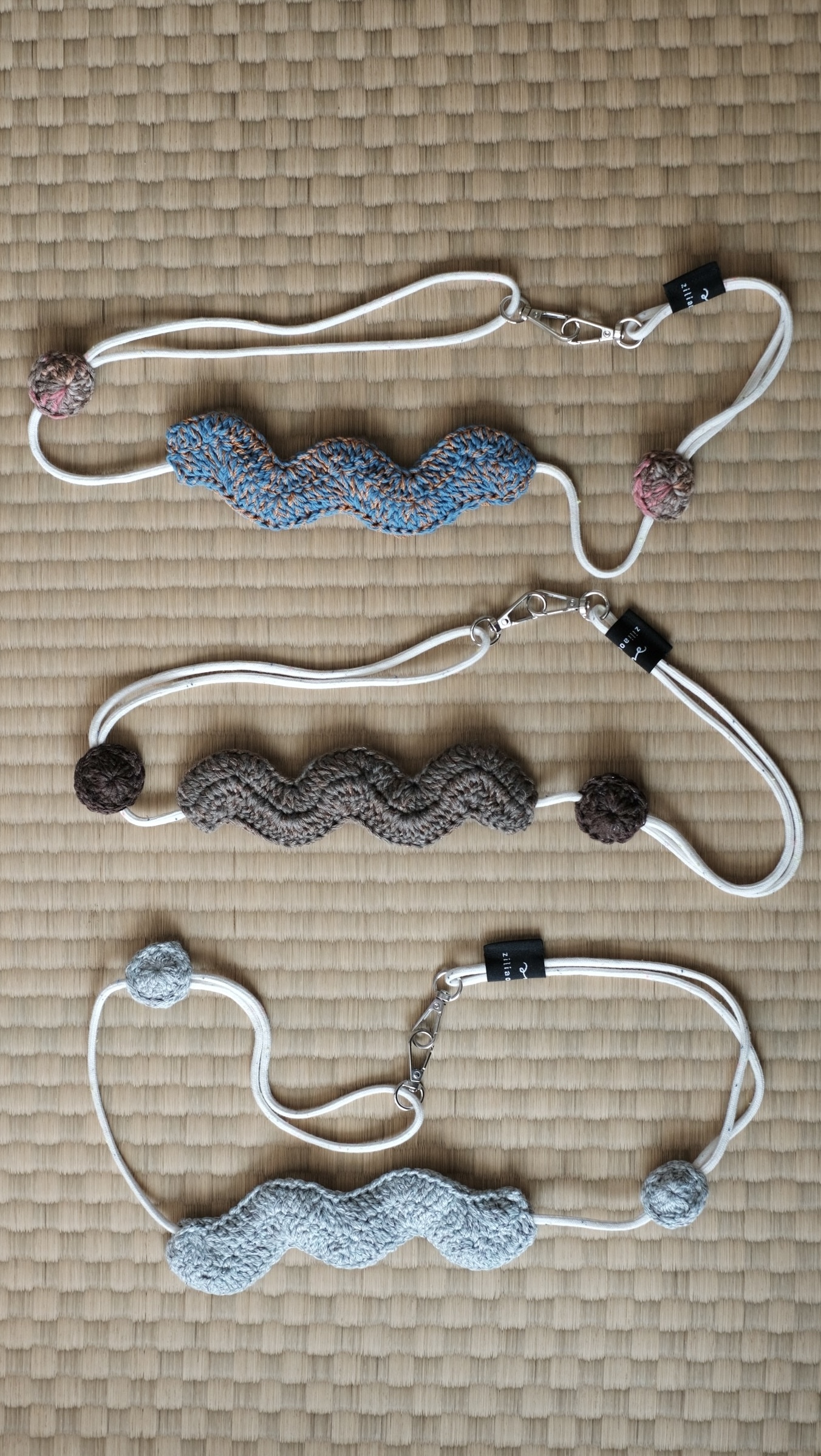 伸縮自在的愛手機掛繩