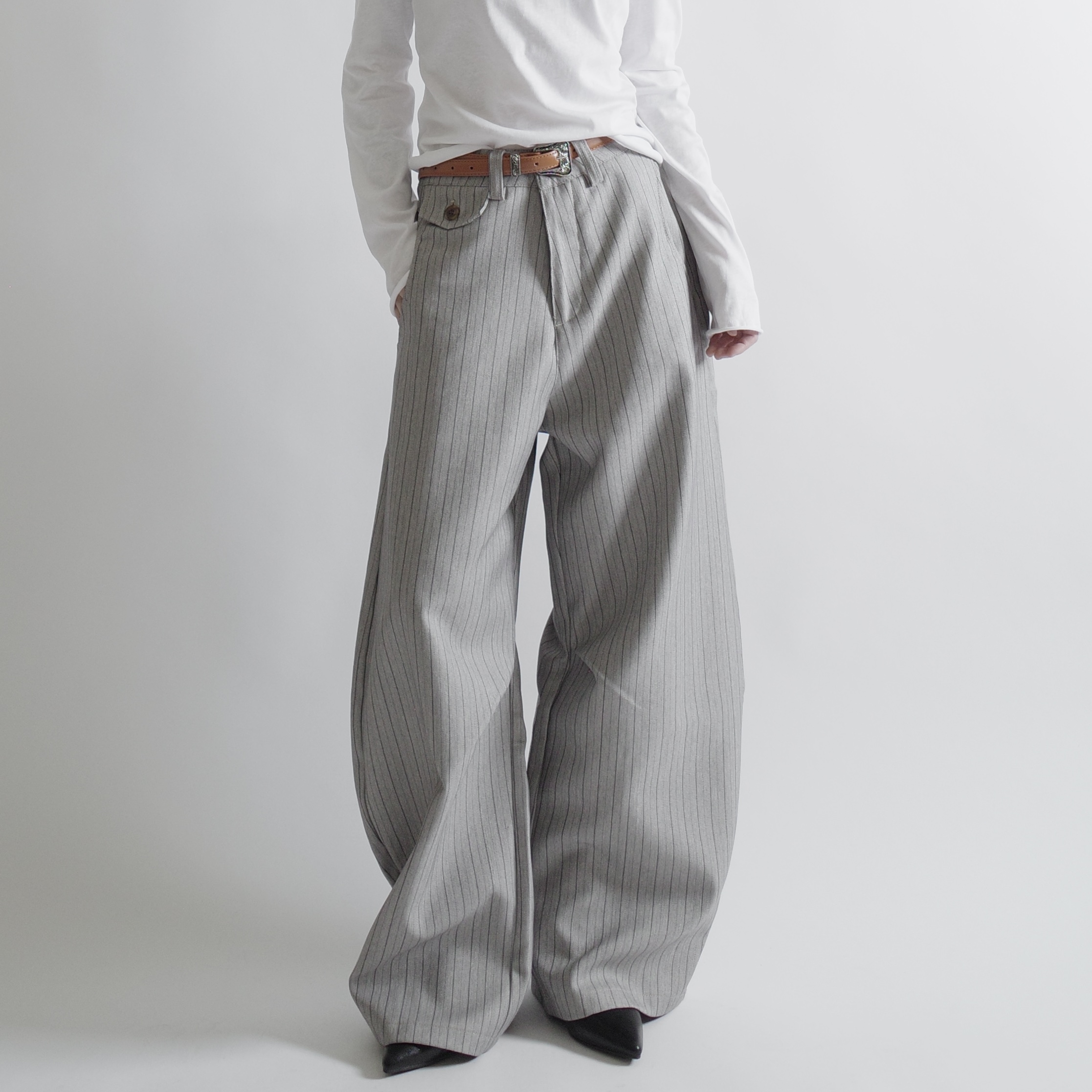 灰黑直紋褶皺西裝彎刀褲2