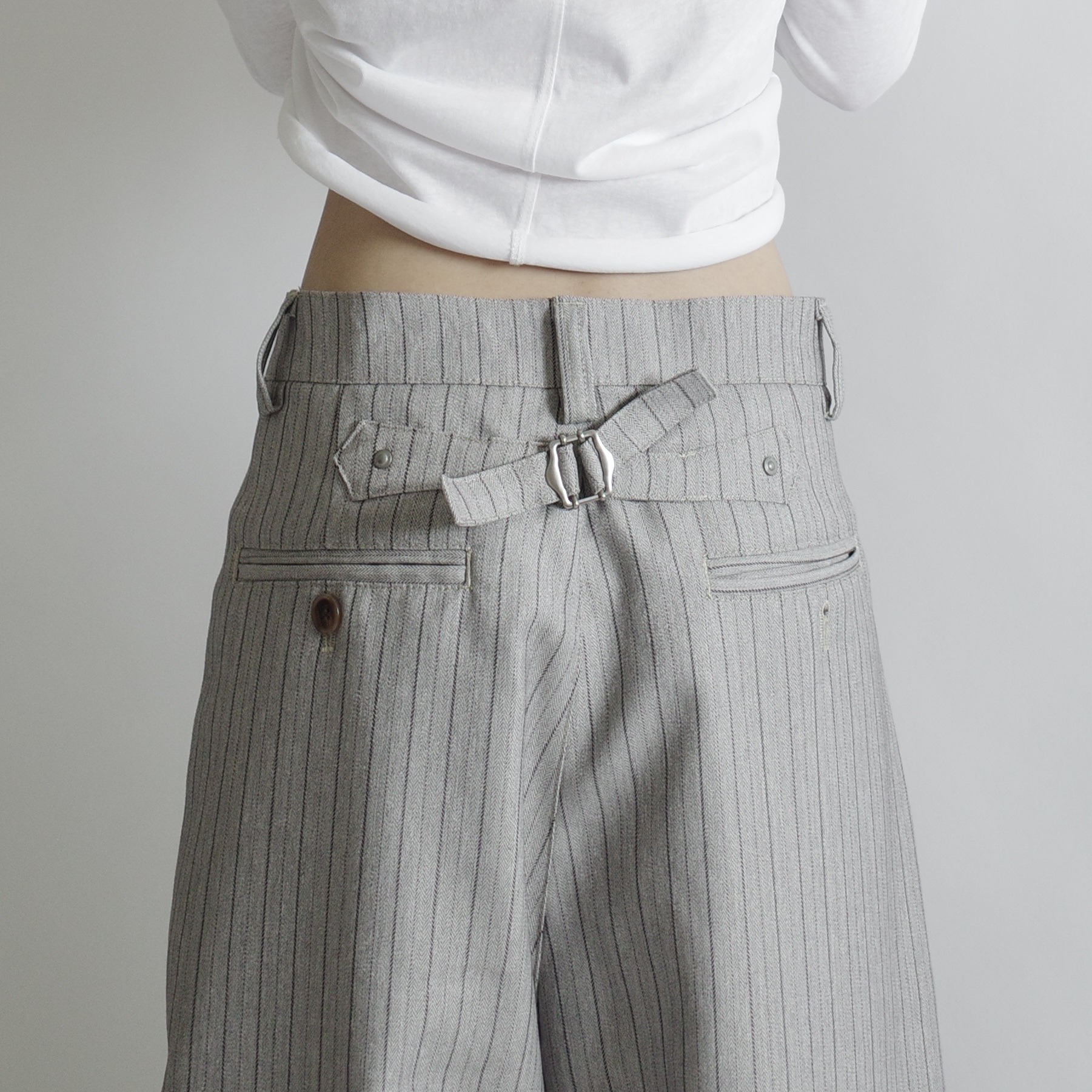 灰黑直紋褶皺西裝彎刀褲3